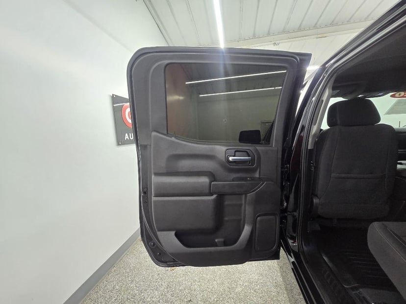 2020 CHEVROLET Silverado - Image 25