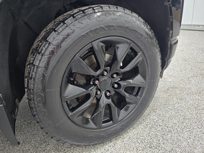 2020 CHEVROLET Silverado - Image 31