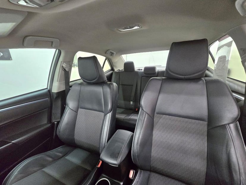 2015 TOYOTA Corolla - Image 13
