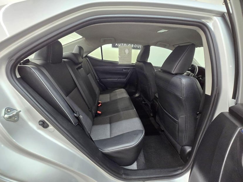 2015 TOYOTA Corolla - Image 19