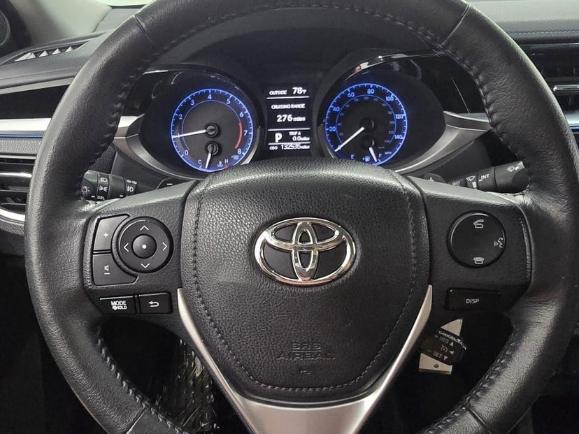 2015 TOYOTA Corolla - Image 24
