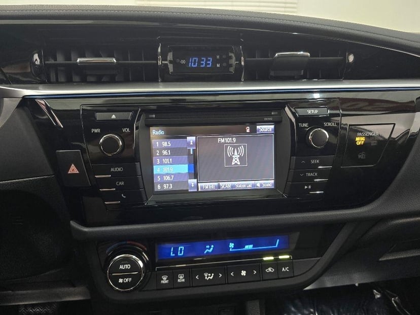 2015 TOYOTA Corolla - Image 26
