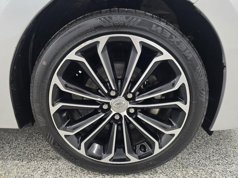 2015 TOYOTA Corolla - Image 32