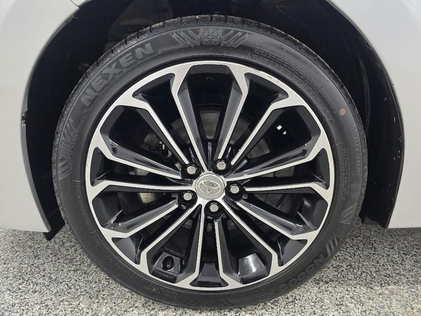 2015 TOYOTA Corolla - Image 34