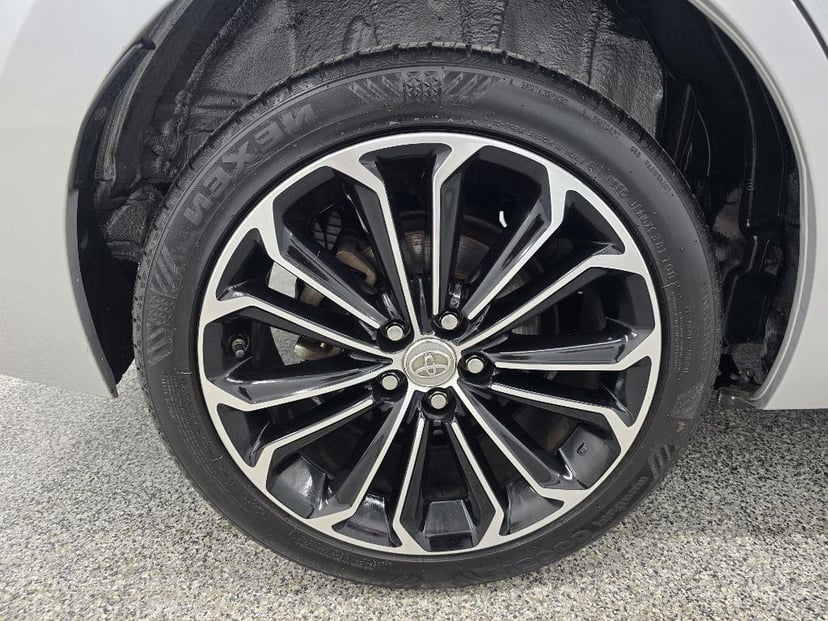 2015 TOYOTA Corolla - Image 35