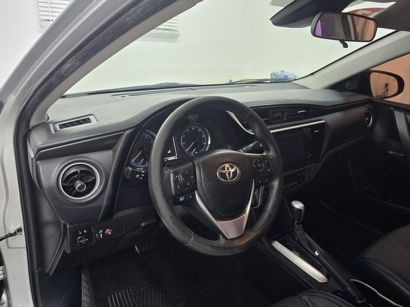 2017 TOYOTA Corolla - Image 12