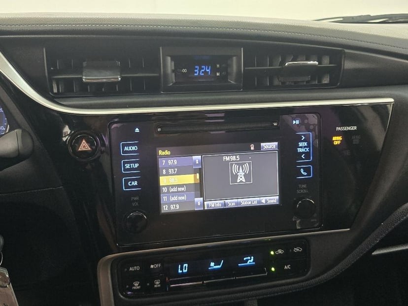 2017 TOYOTA Corolla - Image 24
