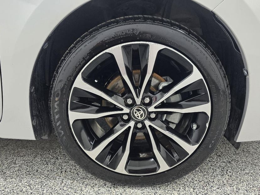 2017 TOYOTA Corolla - Image 30