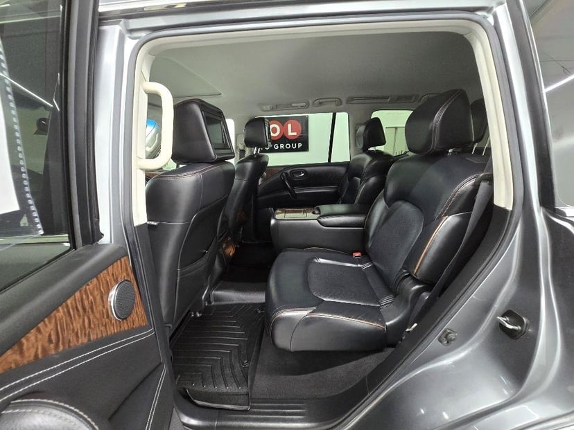 2017 NISSAN Armada - Image 15