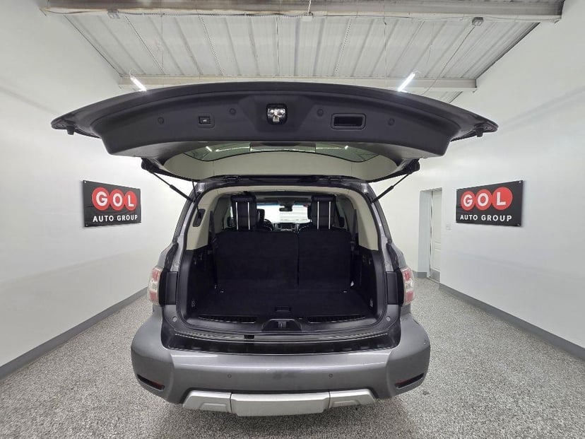 2017 NISSAN Armada - Image 19