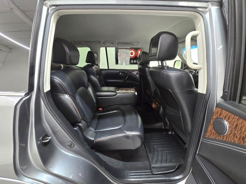 2017 NISSAN Armada - Image 21