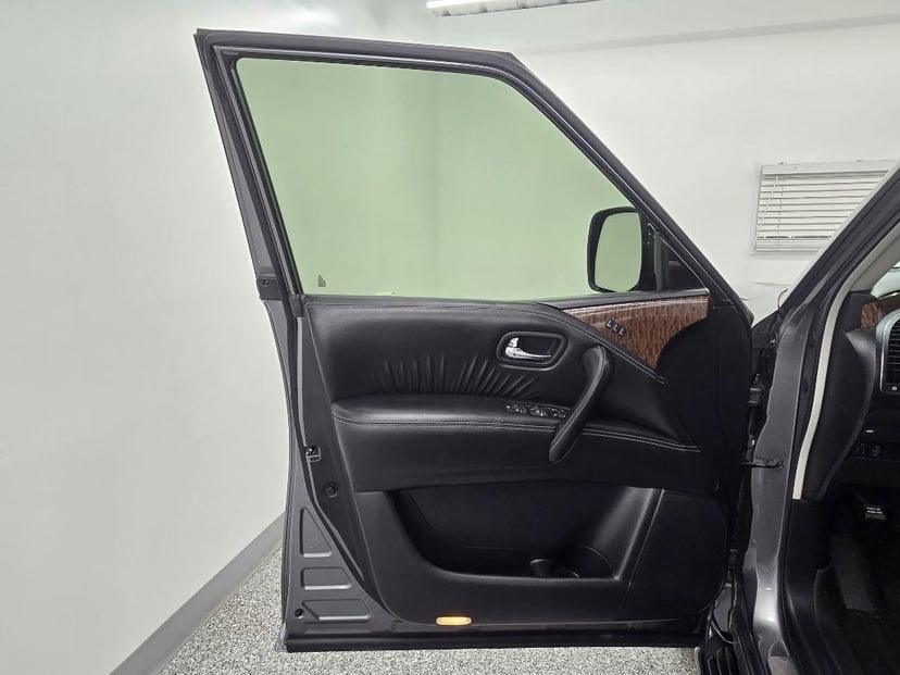 2017 NISSAN Armada - Image 29