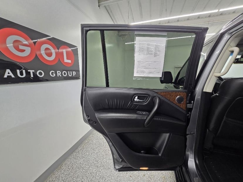 2017 NISSAN Armada - Image 30