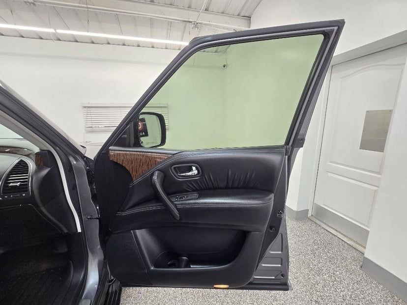 2017 NISSAN Armada - Image 31