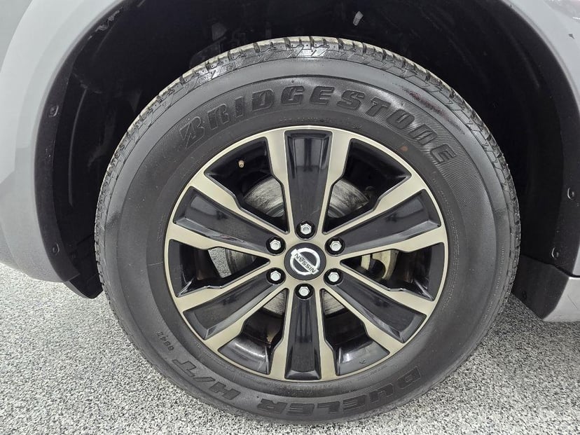 2017 NISSAN Armada - Image 33
