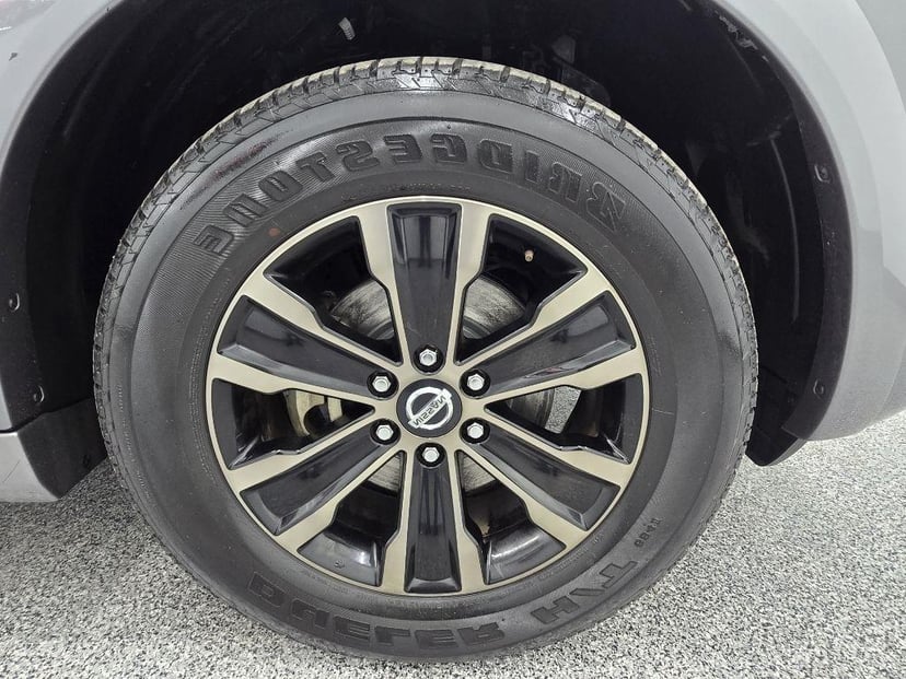 2017 NISSAN Armada - Image 34