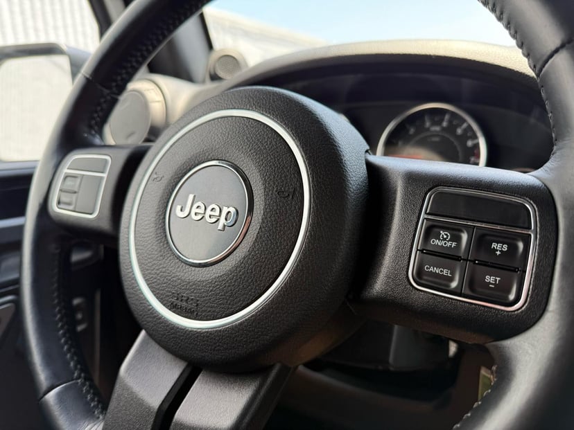 2014 JEEP Wrangler - Image 16