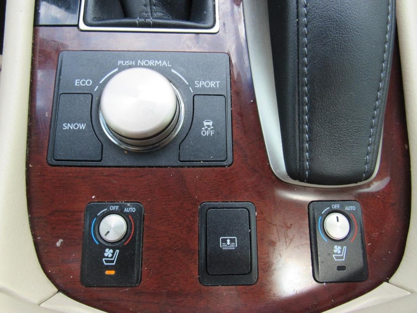 2014 LEXUS LS - Image 24