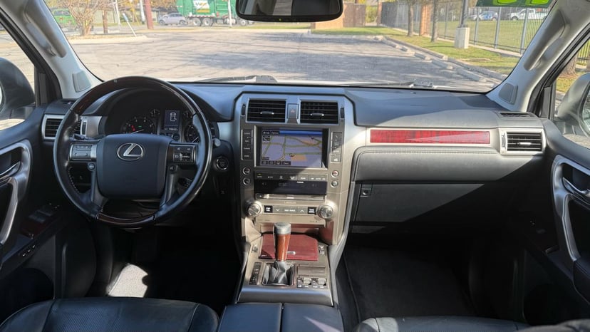 2017 LEXUS GX - Image 23