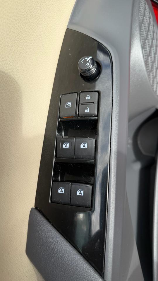 2018 TOYOTA Prius - Image 21