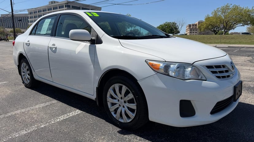 2013 TOYOTA Corolla - Image 3