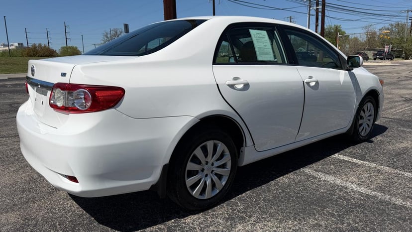 2013 TOYOTA Corolla - Image 5