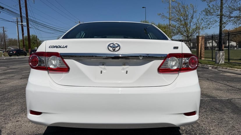 2013 TOYOTA Corolla - Image 6