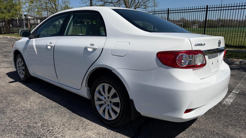 2013 TOYOTA Corolla - Image 7