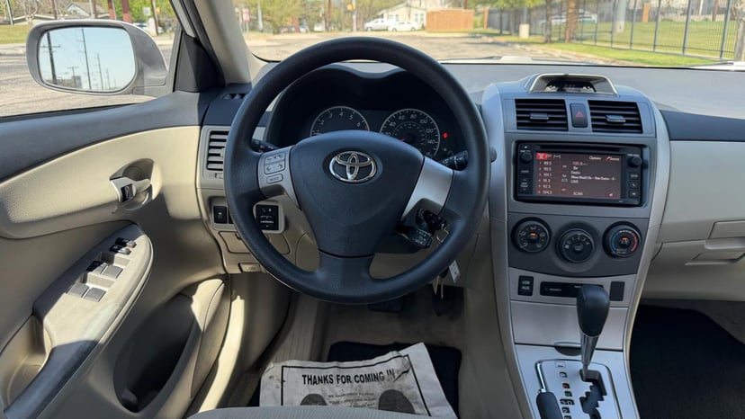 2013 TOYOTA Corolla - Image 18
