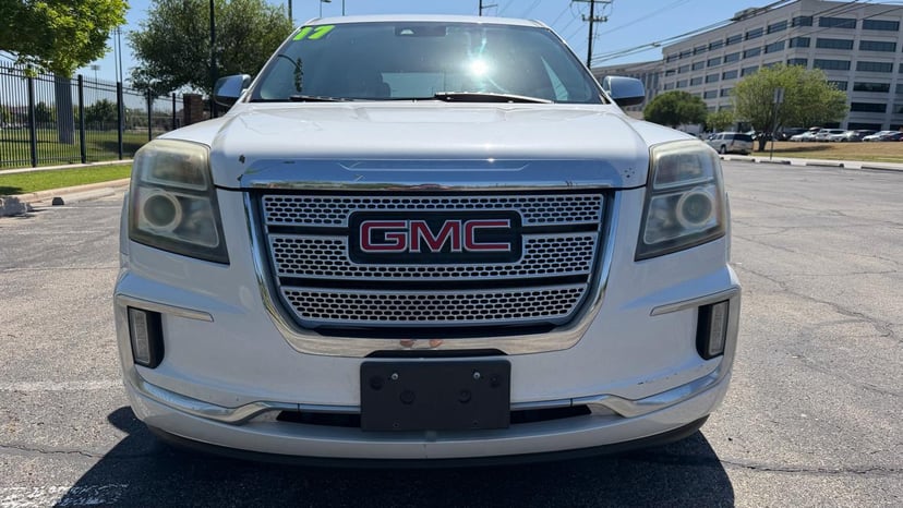 2017 GMC Terrain - Image 2