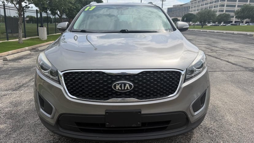 2017 KIA Sorento - Image 3