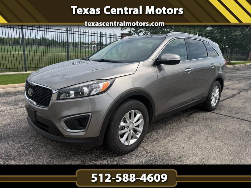 2017 KIA Sorento - Image 2