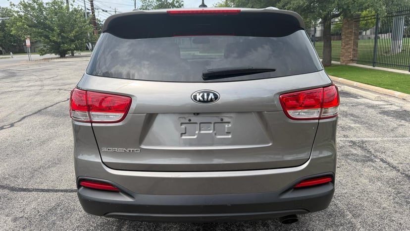 2017 KIA Sorento - Image 7