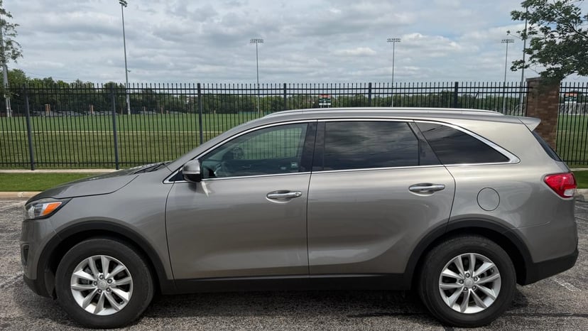 2017 KIA Sorento - Image 9