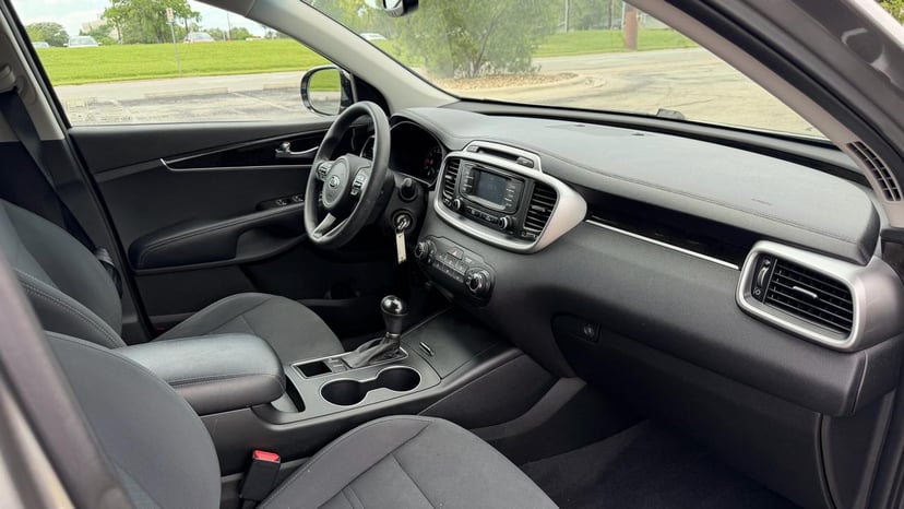 2017 KIA Sorento - Image 15