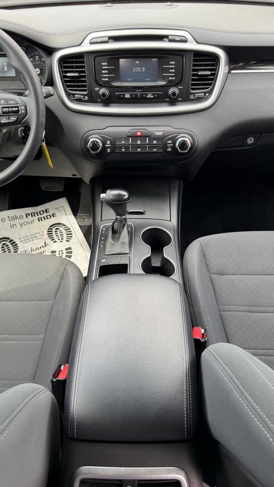 2017 KIA Sorento - Image 19
