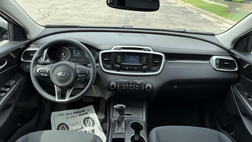 2017 KIA Sorento - Image 20