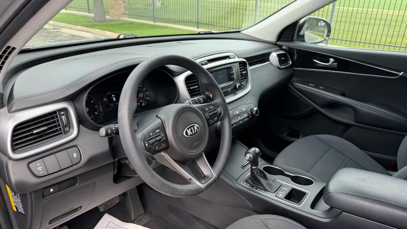 2017 KIA Sorento - Image 22