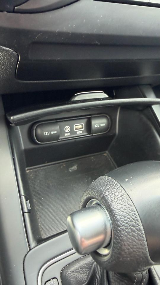 2017 KIA Sorento - Image 28