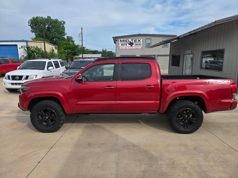 2017 TOYOTA Tacoma - Image 3