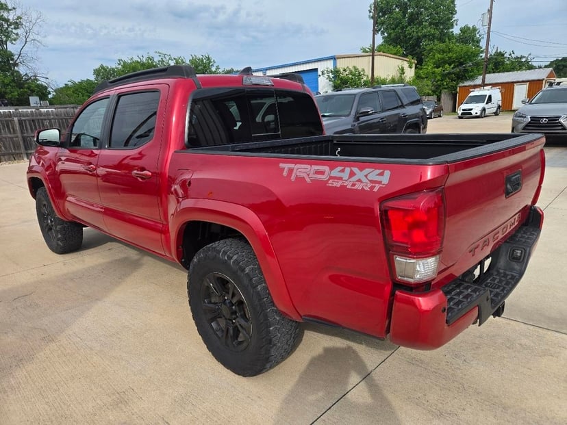 2017 TOYOTA Tacoma - Image 4
