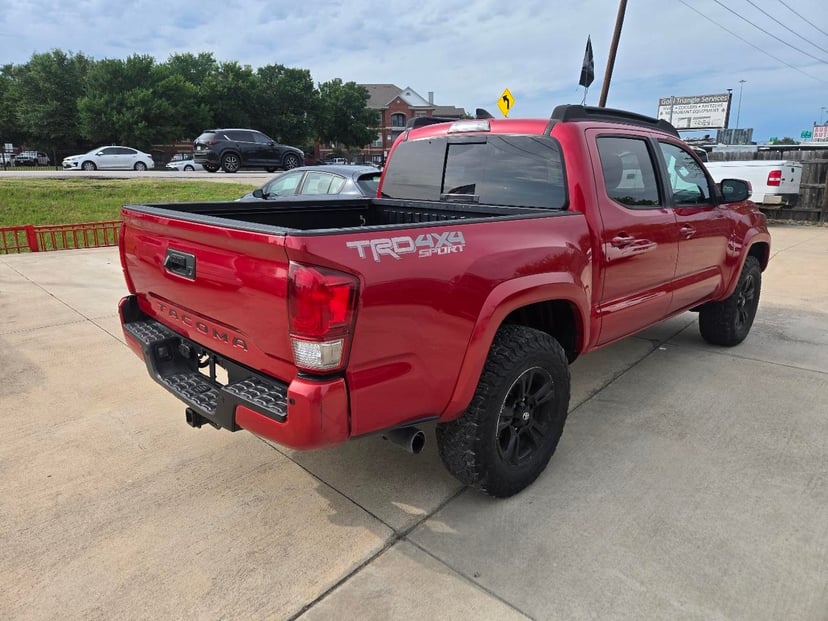2017 TOYOTA Tacoma - Image 6
