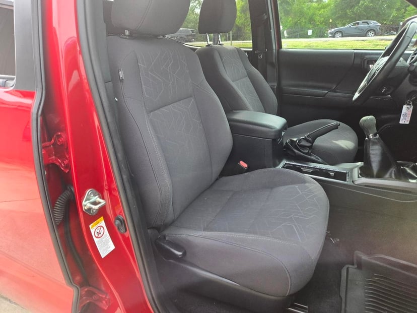 2017 TOYOTA Tacoma - Image 9