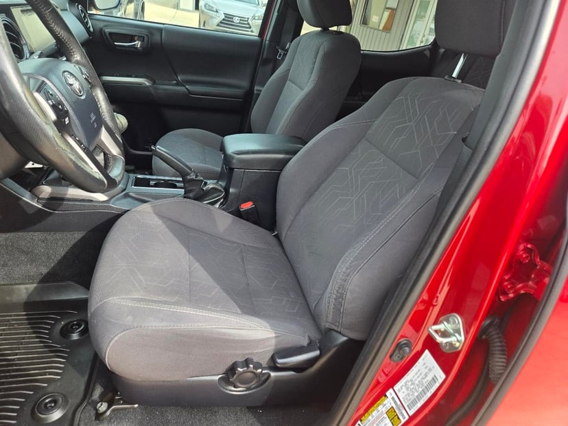 2017 TOYOTA Tacoma - Image 8