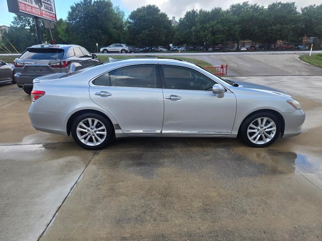2011 LEXUS ES