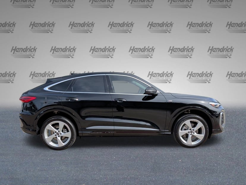 2025 Audi Q5 Sportback - Image 8