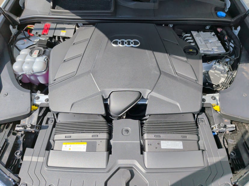 2026 Audi Q8 - Image 32