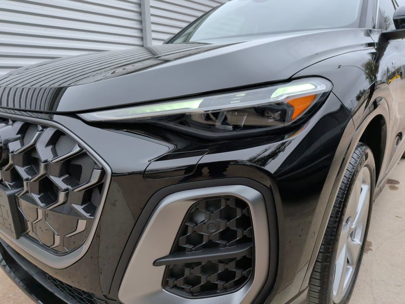2025 Audi Q5 Sportback - Image 9