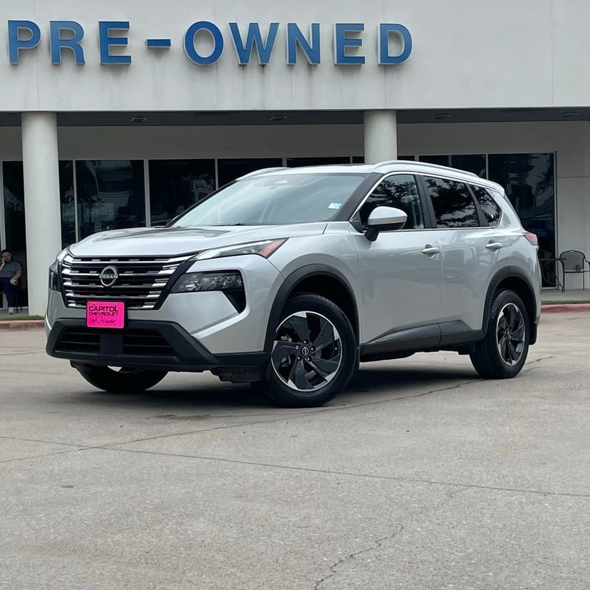 2025 Nissan Rogue - Image 2