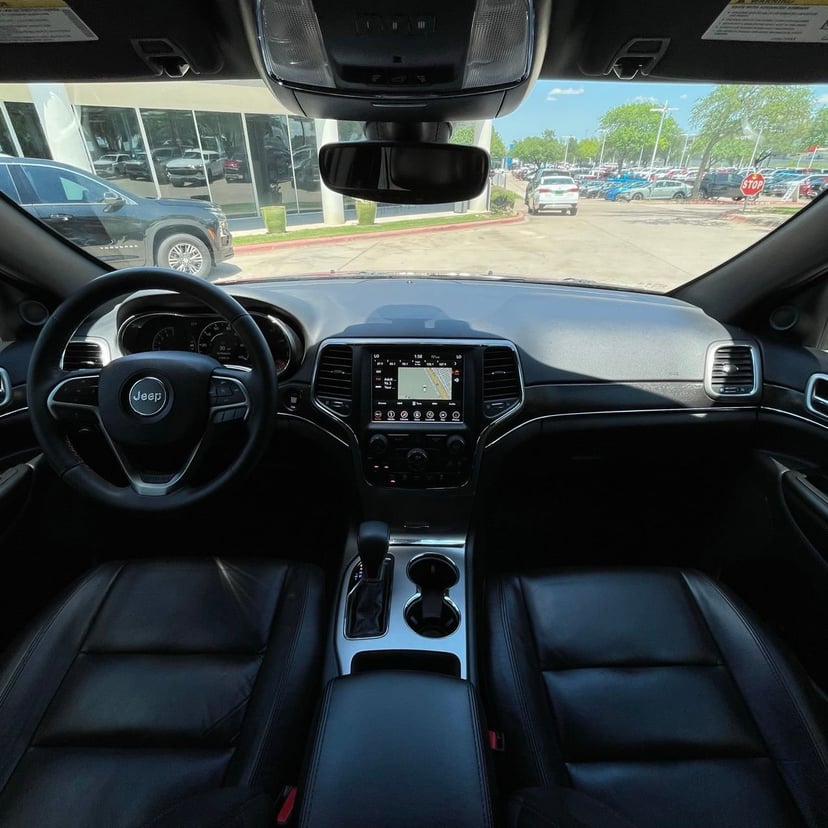 2018 Jeep Grand Cherokee - Image 11